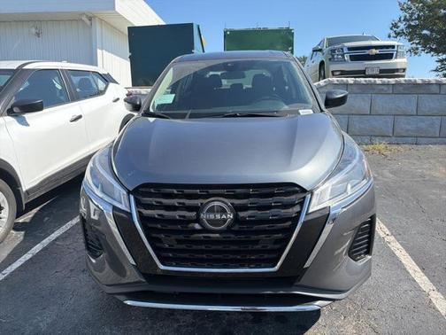 2025 Nissan Kicks S