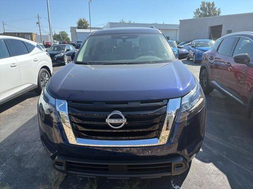 2025 Nissan Pathfinder SV 4WD