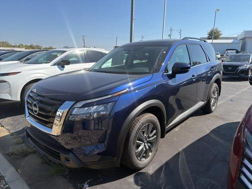 2025 Nissan Pathfinder SV 4WD