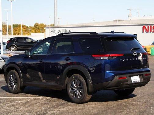 2025 Nissan Pathfinder SV 4WD