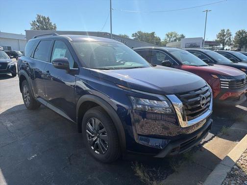 2025 Nissan Pathfinder SV 4WD