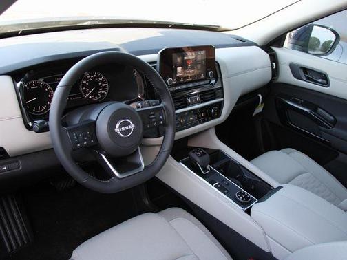2025 Nissan Pathfinder SV 4WD