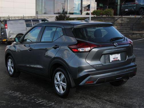 Gun Metallic 2025 Nissan Kicks S