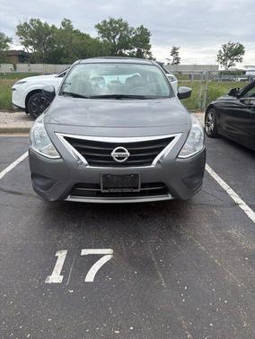 Gun Metallic 2016 Nissan Versa 1.6 S