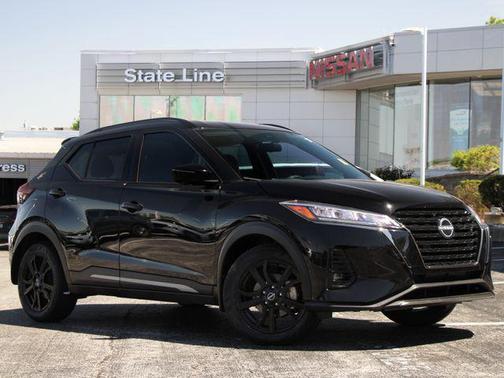 Super Black 2022 Nissan Kicks SR