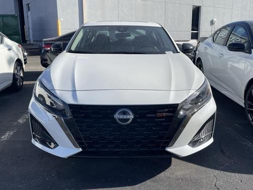 2025 Nissan Altima SR FWD