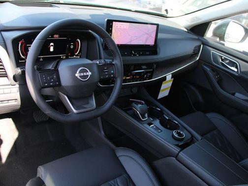Obsidian Green 2026 Nissan Rogue Platinum