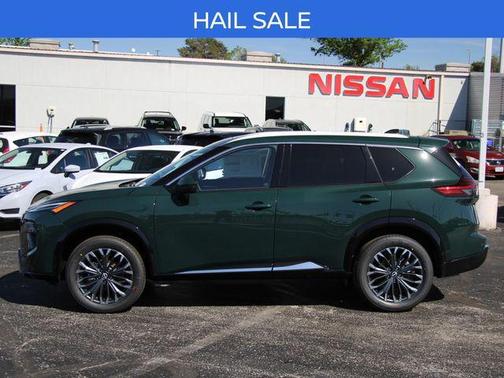 Obsidian Green 2026 Nissan Rogue Platinum
