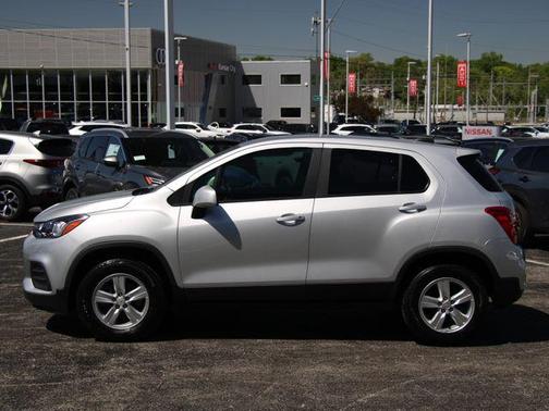 Silver Ice Metallic 2020 Chevrolet Trax LS