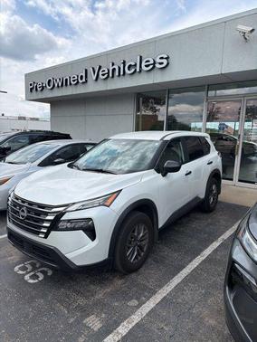 Everest White Pearl 2025 Nissan Rogue S