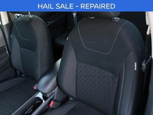 Aspen White Tricoat/Super Black 2024 Nissan Kicks SV