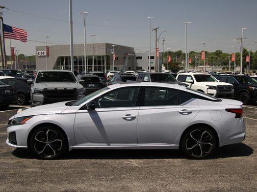 Gray Sky Pearl 2023 Nissan Altima SR FWD