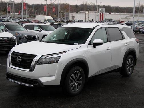 2025 Nissan Pathfinder SL 4WD