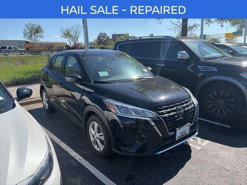 Super Black 2025 Nissan Kicks S