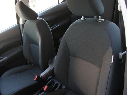 Super Black 2025 Nissan Kicks S