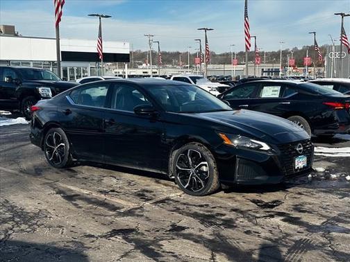 2023 Nissan Altima SR FWD
