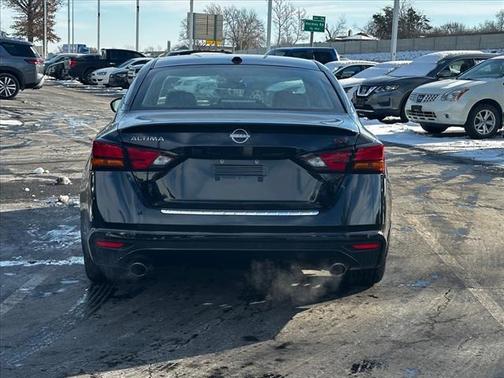 2023 Nissan Altima SR FWD