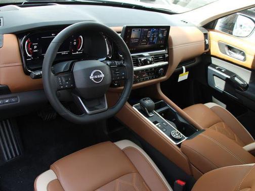 Super Black 2026 Nissan Pathfinder Platinum