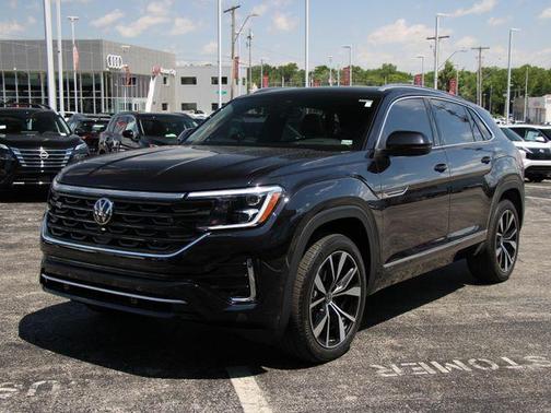 Deep Black Pearl 2025 Volkswagen Atlas Cross Sport 2.0T SEL Premium
