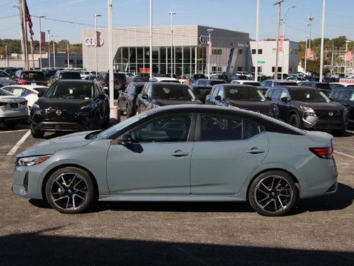 Atlantic Gray Metallic/Super Black 2025 Nissan Sentra SR