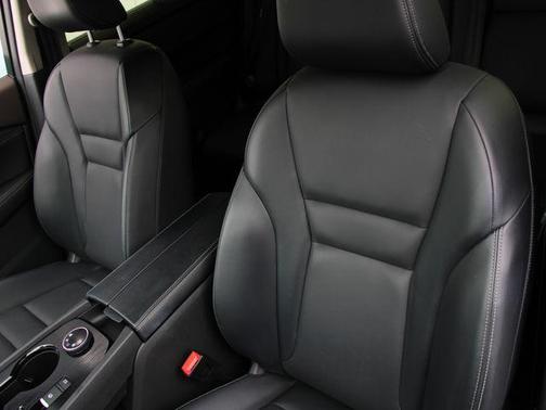 Boulder Gray Pearl/Super Black 2023 Nissan Rogue SV