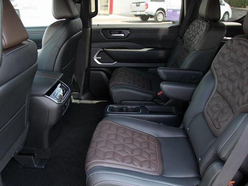 2025 Nissan Armada Platinum 4WD