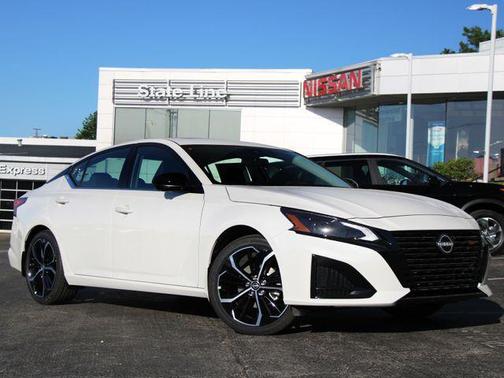 Pearl White Tricoat 2026 Nissan Altima SR FWD