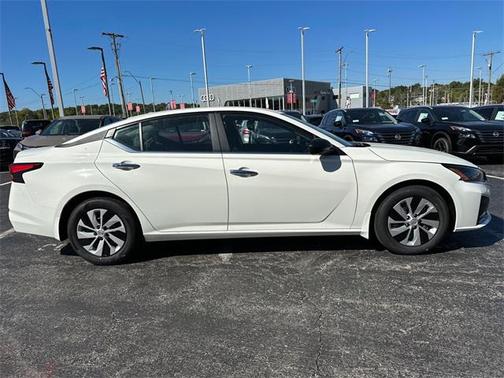 2025 Nissan Altima S FWD