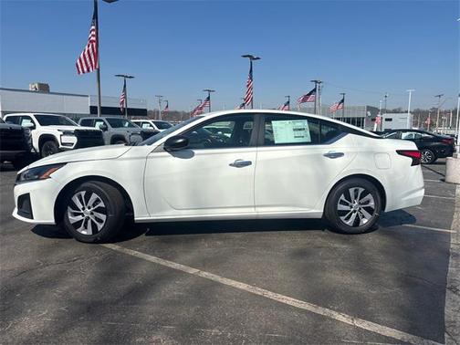2025 Nissan Altima S FWD