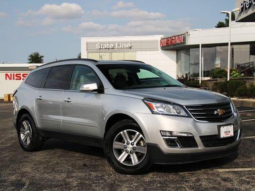 Silver Ice Metallic 2017 Chevrolet Traverse 2LT