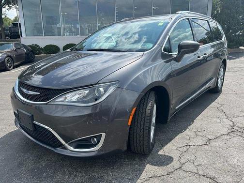 2018 Chrysler Pacifica Touring-L