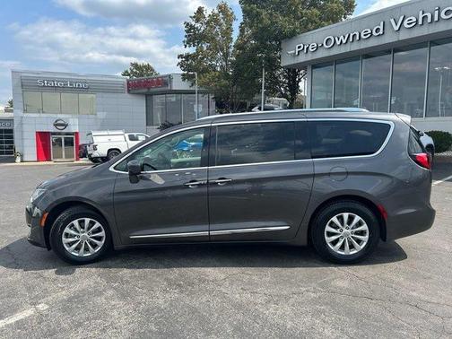 2018 Chrysler Pacifica Touring-L