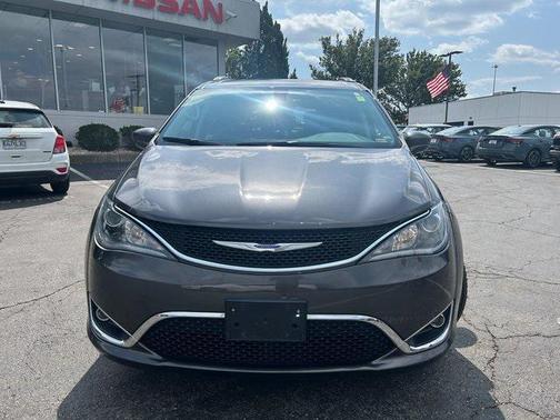 2018 Chrysler Pacifica Touring-L