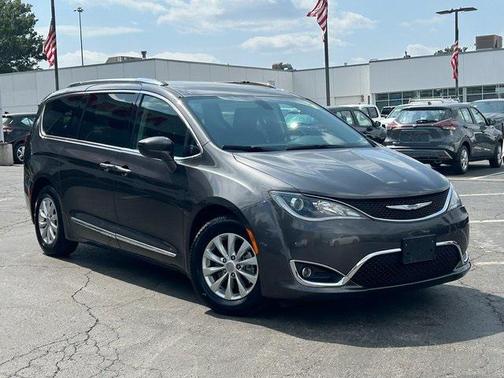 2018 Chrysler Pacifica Touring-L