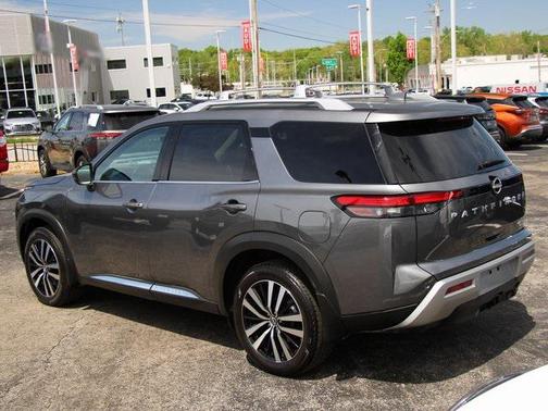 2024 Nissan Pathfinder Platinum 4WD