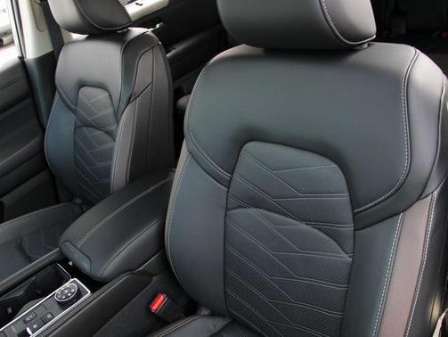2024 Nissan Pathfinder Platinum 4WD