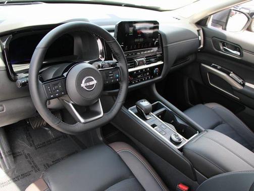 2024 Nissan Pathfinder Platinum 4WD
