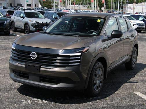 Canyon Bronze Metallic 2025 Nissan Kicks S