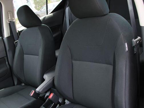 Super Black 2025 Nissan Kicks S