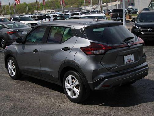 Gun Metallic 2023 Nissan Kicks S