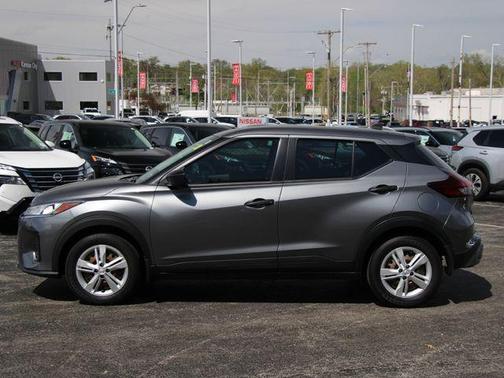 Gun Metallic 2023 Nissan Kicks S