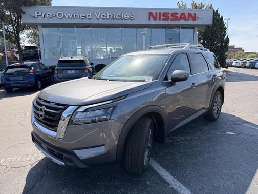 2025 Nissan Pathfinder SL 4WD