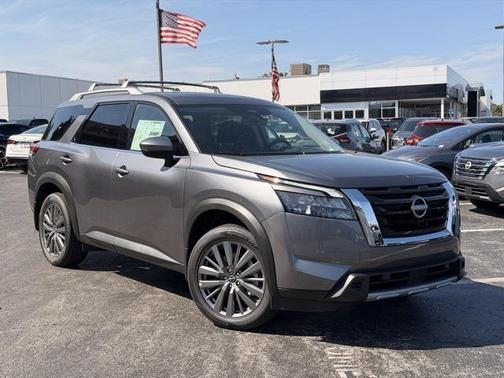 2025 Nissan Pathfinder SL 4WD