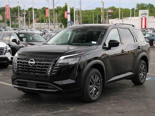 Super Black 2026 Nissan Pathfinder SV