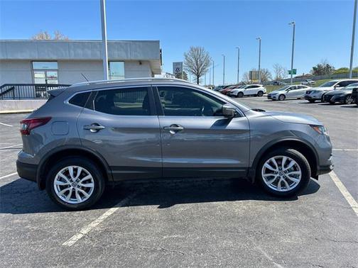 2022 Nissan Rogue Sport SV