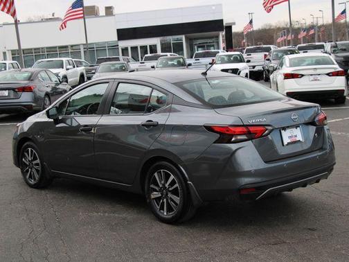 Gun Metallic 2025 Nissan Versa 1.6 S