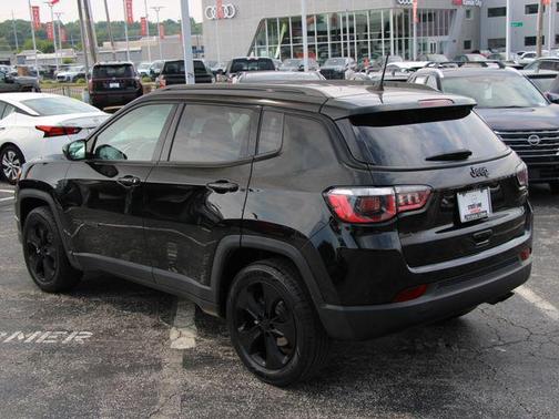 Diamond Black Crystal Pearlcoat 2018 Jeep Compass Latitude