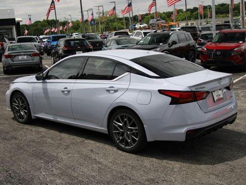 Gray Sky Pearl 2024 Nissan Altima SR VC-Turbo FWD