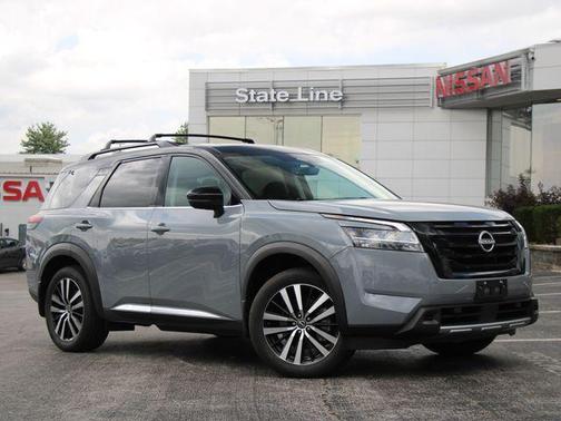 Solid Gray/Super Black 2024 Nissan Pathfinder Platinum 4WD