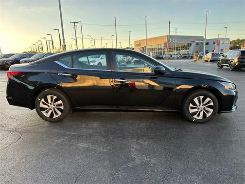 2025 Nissan Altima S FWD